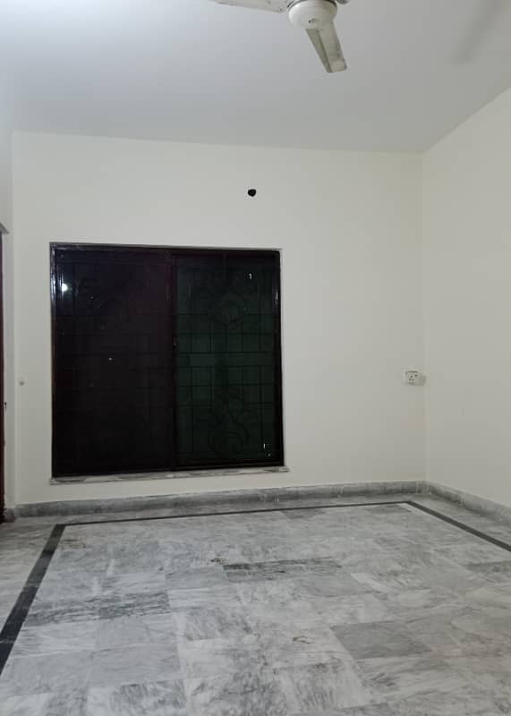 Sepreat 10 Marla Lower Portion For Rent In Saddar New Officer Officer Colony 5