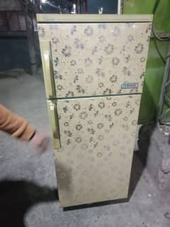 waves fridge for sell total genioun 5 year used