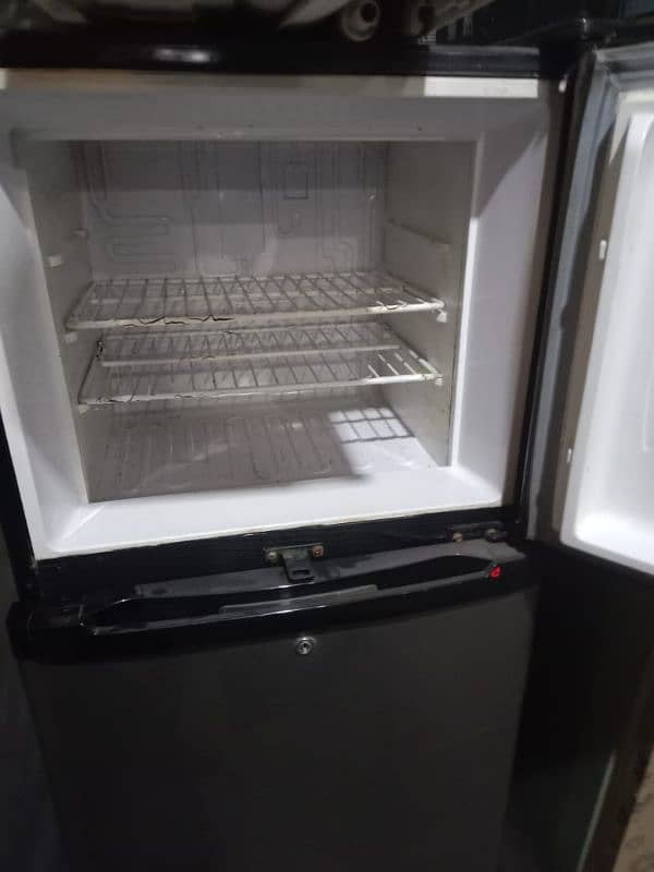 orient fridge for sell best condition cooling ok hai 5