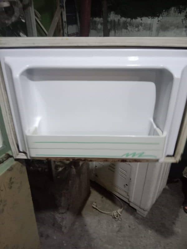 orient fridge for sell best condition cooling ok hai 6