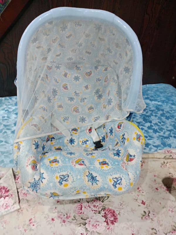 carry cot for sell 4