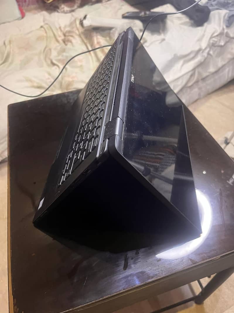 Dell Latitude 7390 8