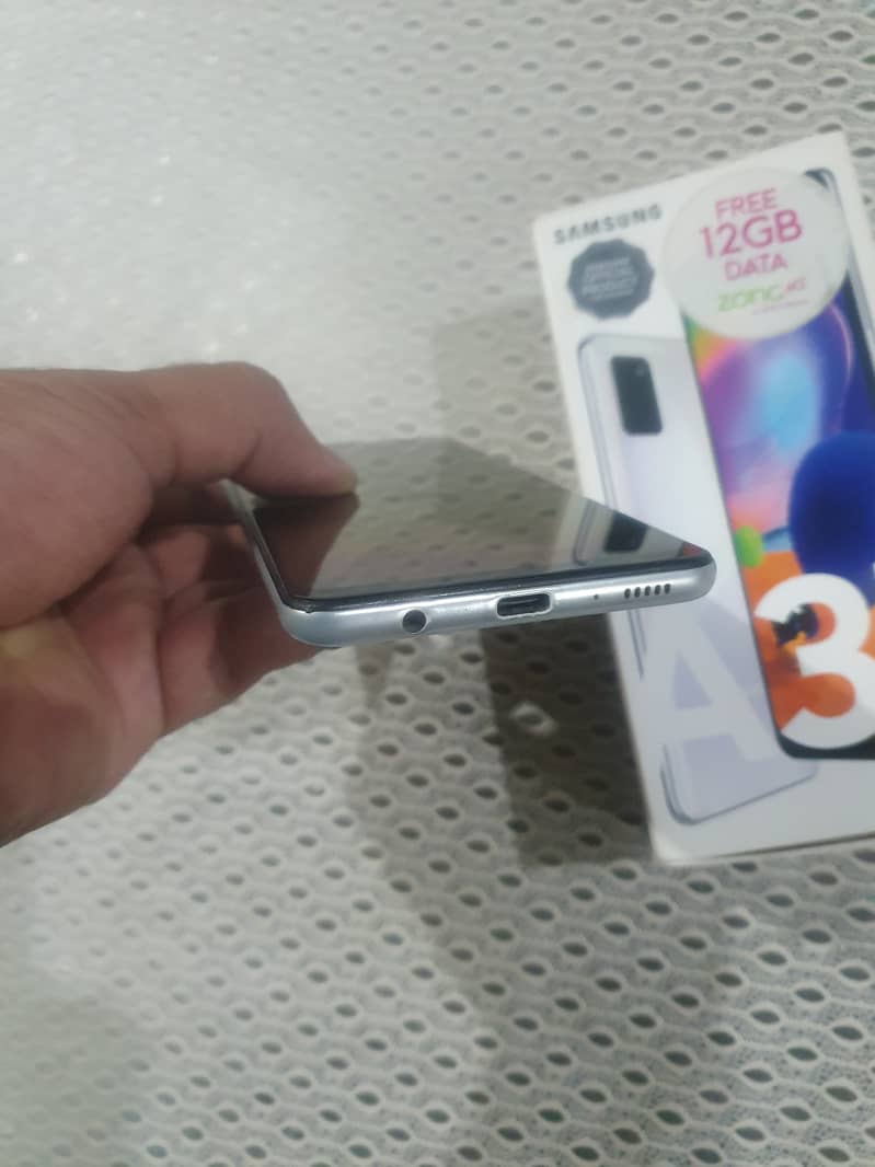 Samsung A31 with Box 1