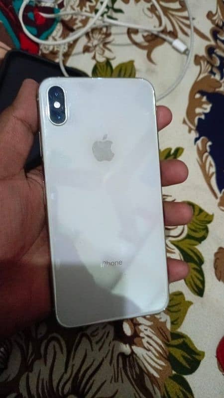 iPhone xs max non. pta 1