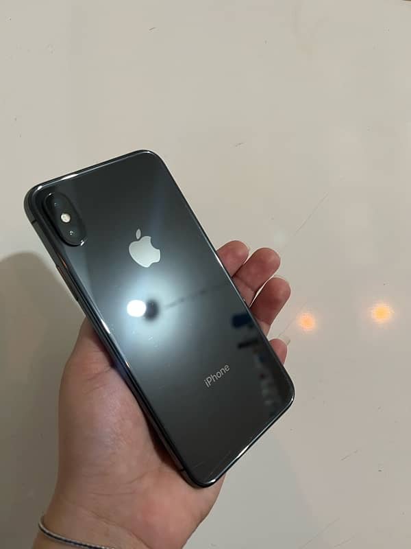 iPhone XS (Black) - 64GB Storage, 100% Battery Health 2