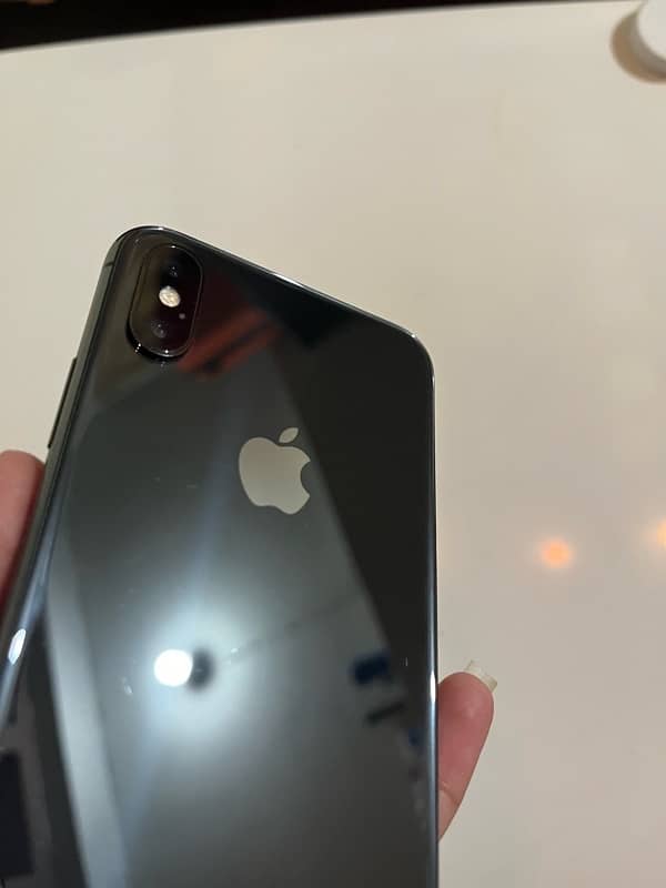 iPhone XS (Black) - 64GB Storage, 100% Battery Health 4