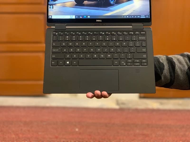 Dell XPS 13 9365 2-in-1 with Infinity Edge Touch 6