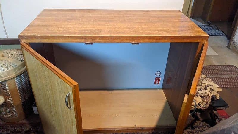 large wood tailor cabinet with coat hanger rod 2