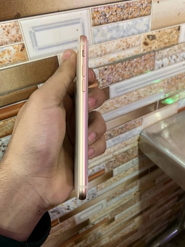 iPhone 8 64gb non pta 4