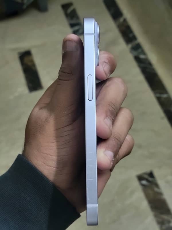 iPhone 14 128 GB factory unlocked 4