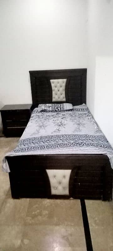 single woodan bed with leather poshosh03005600600 0