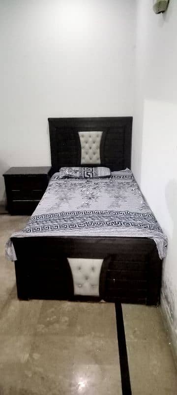 single woodan bed with leather poshosh03005600600 1