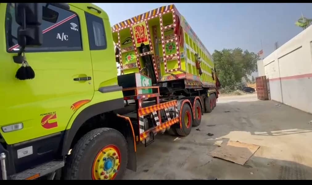 Donfing truck 375HP  22 wheeler Trala 1