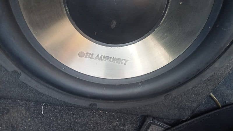 original branded amplifier and woofer 2