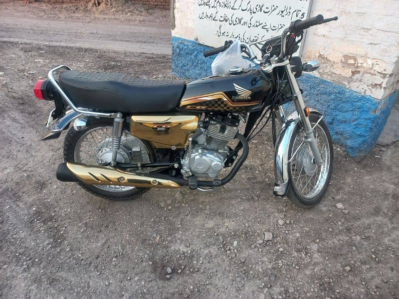 Honda CG125SE Gold Black 1