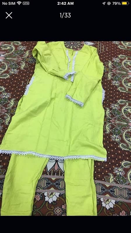 lawn kurties available in low prizes some 2 pcs medium and small 2