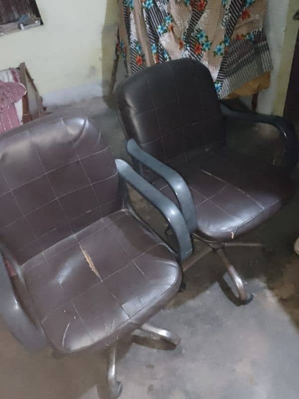 moving chairs for computer or office 1