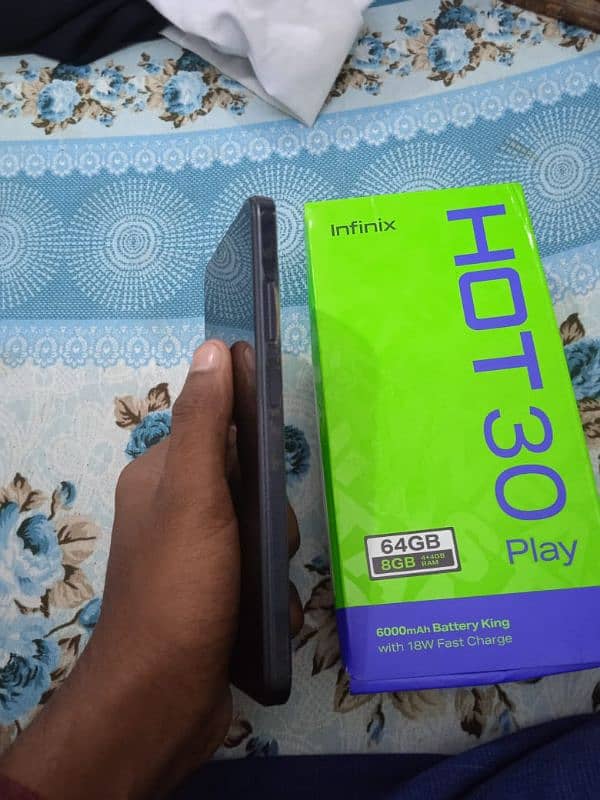 Infinix hot 30 play (4+4 64) 3