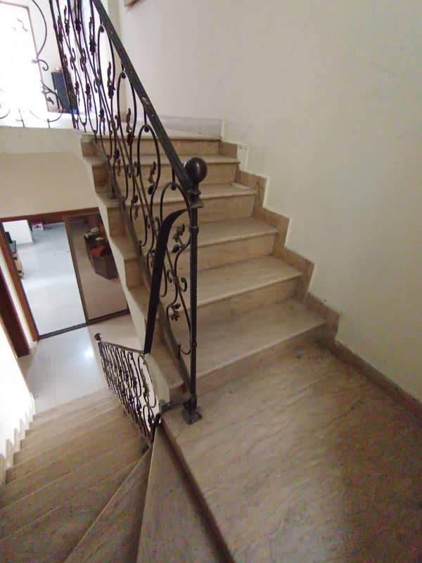 1 Kanal Double Storey House For Rent for ofice use main raod 8