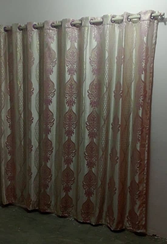 1 Curtain Good condition 3