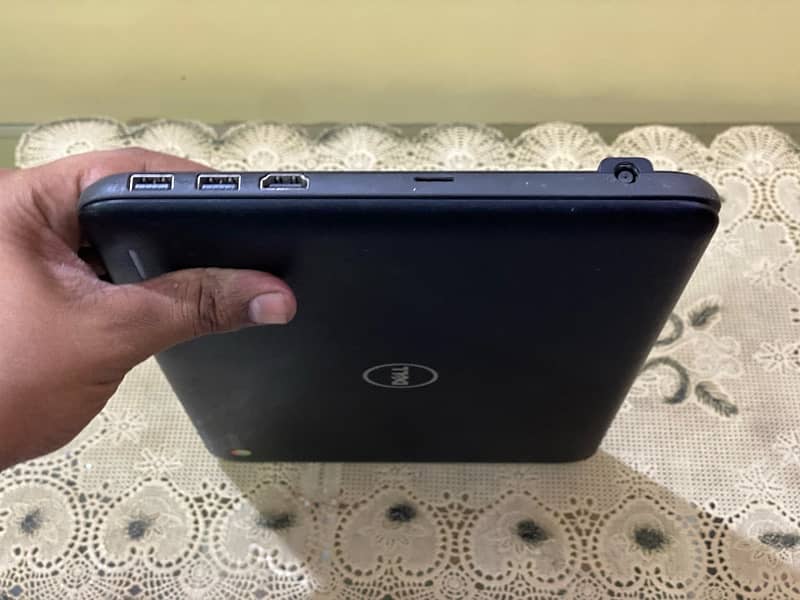 DELL CHROME BOOK 3180 8