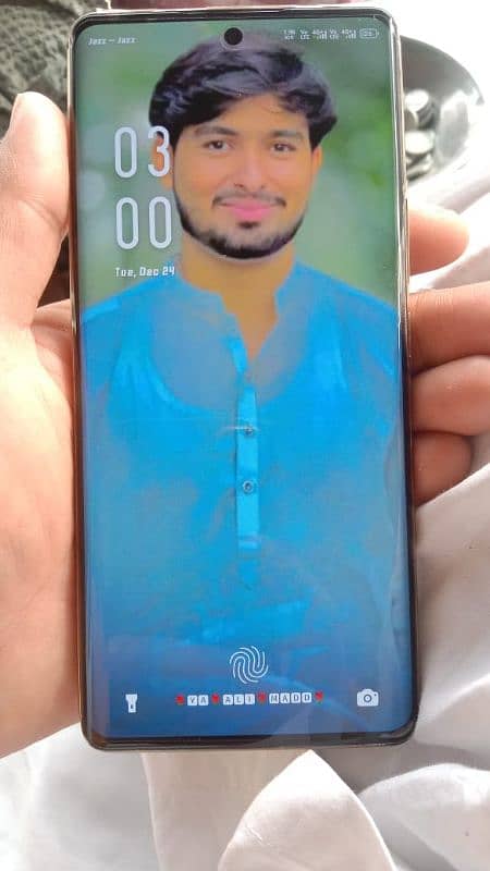 infinix zero 30 all ok ha koi masla ni ha 10 by 10 ha 6