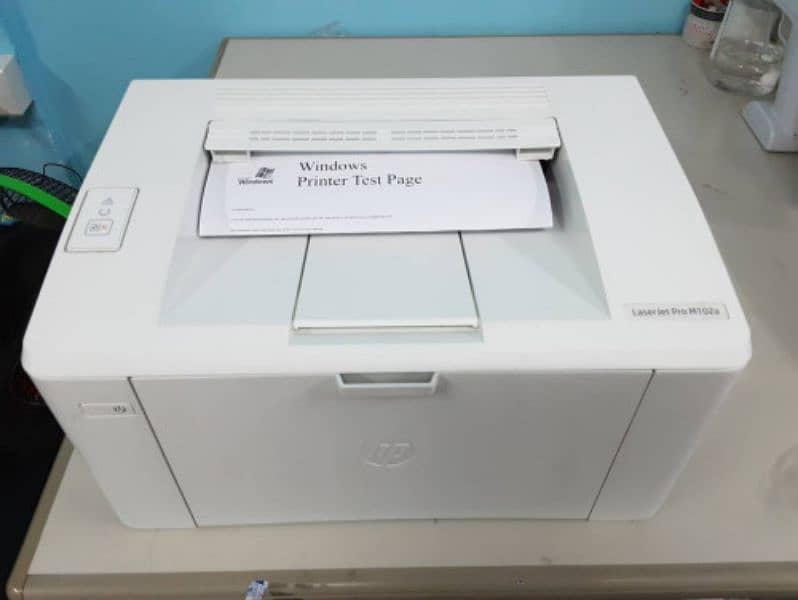 Hp Laser Jet 102A 1