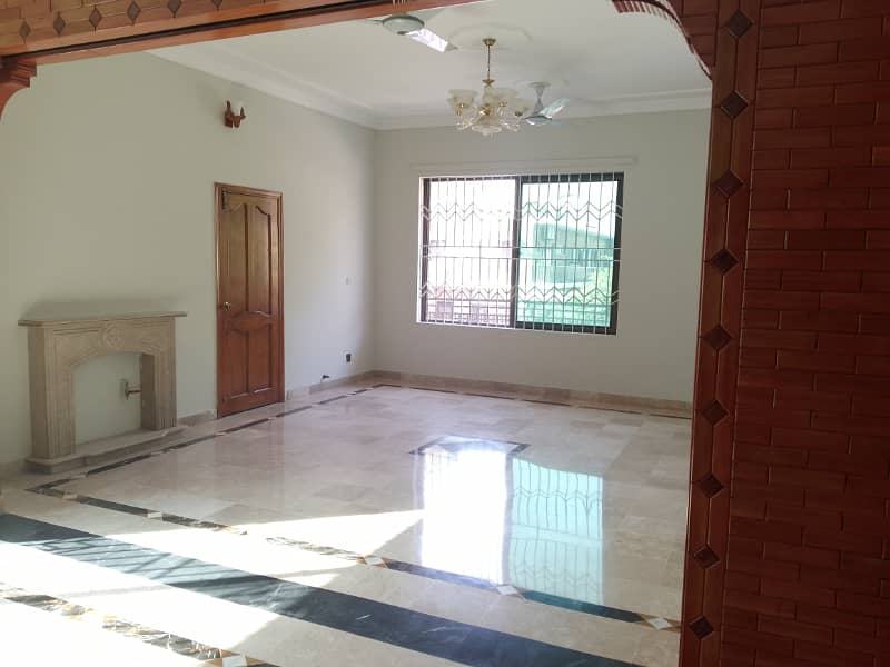 Beautiful double story Ful House For Rent 6bedroom with attached bathroom drawing dining 2