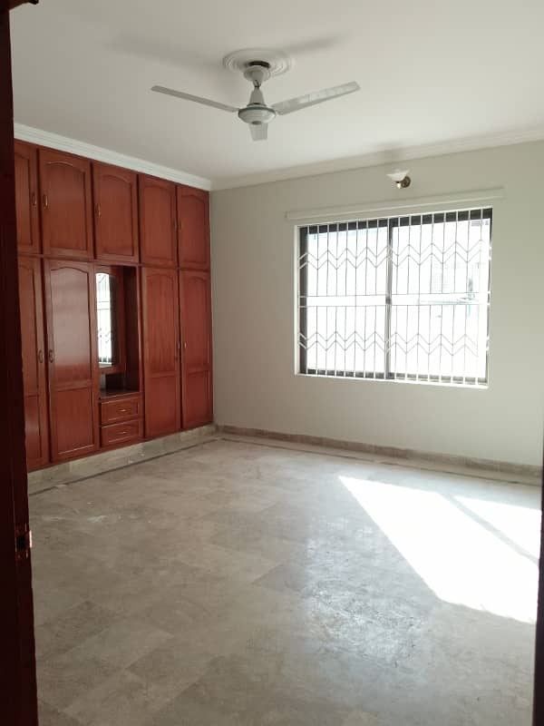 Beautiful double story Ful House For Rent 6bedroom with attached bathroom drawing dining 10