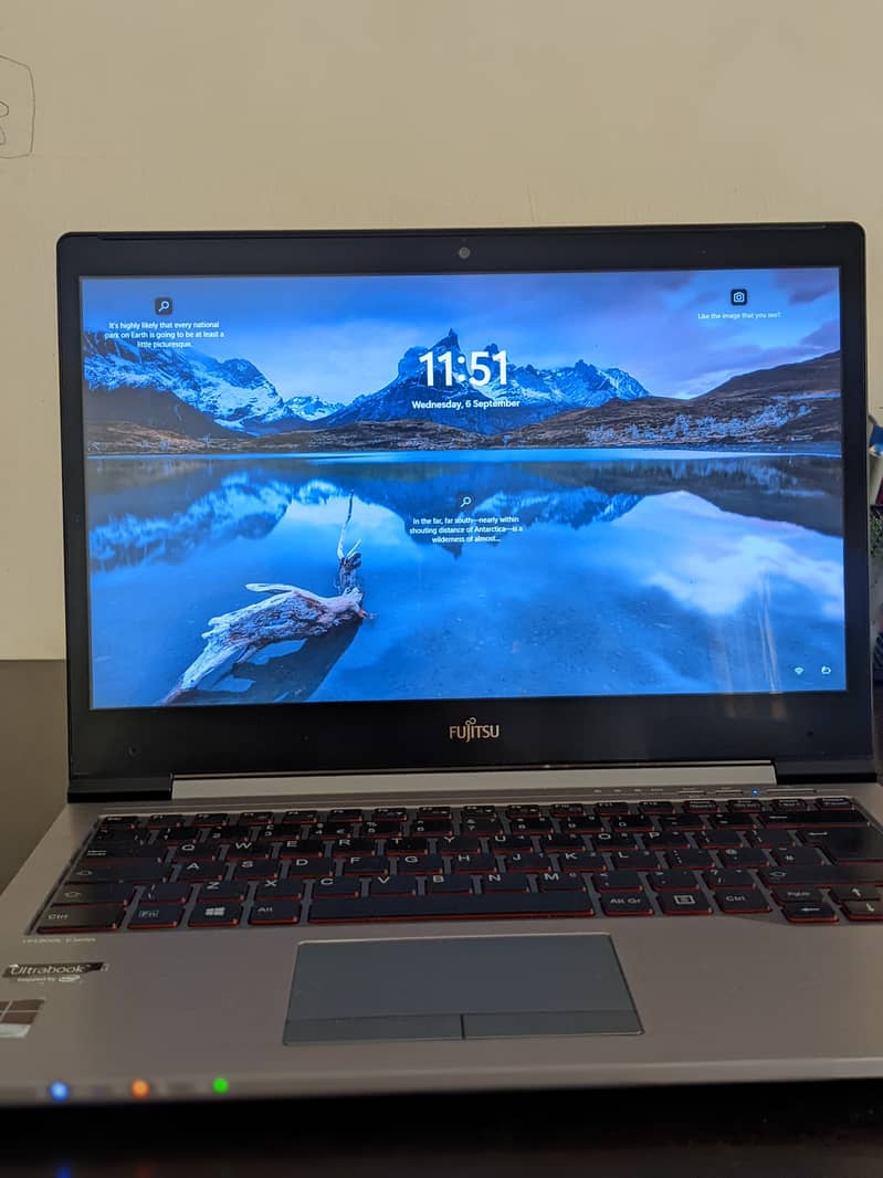 Fujitsu Laptop Lifebook U745 1