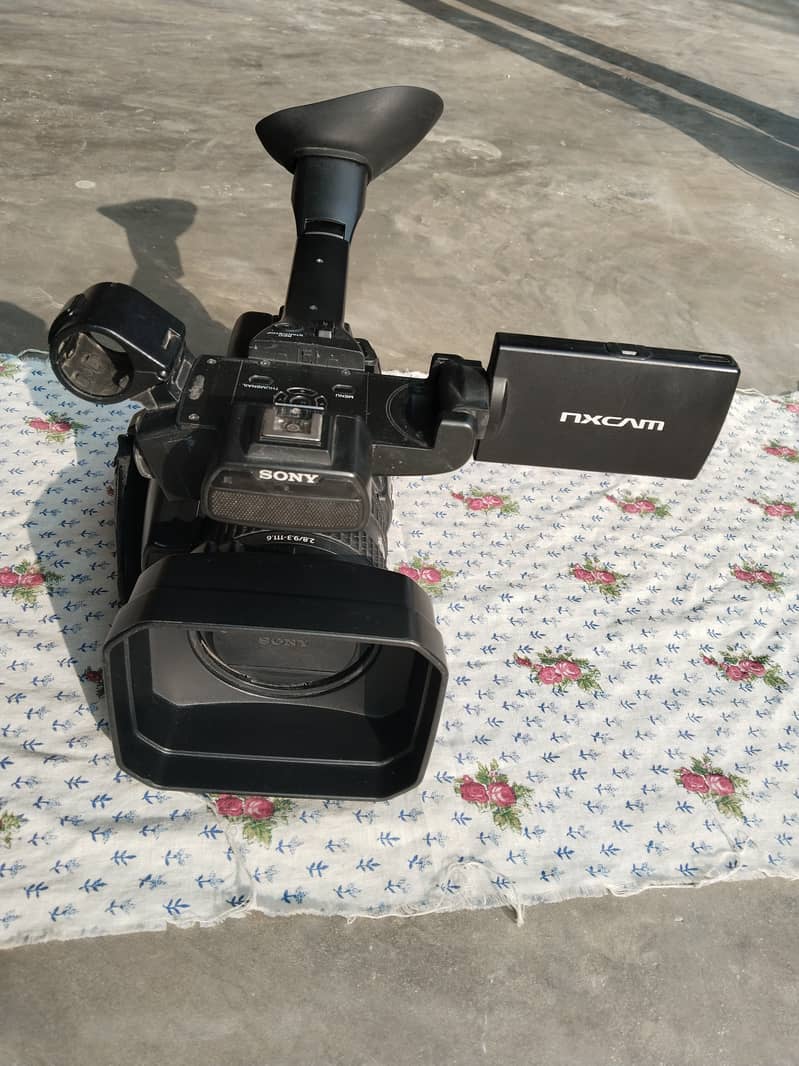 Sony HXR-NX100 Full HD NXCAM Camcorder 2