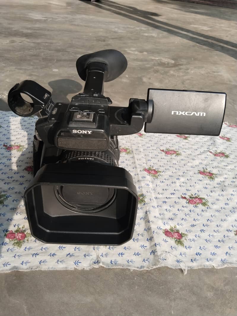 Sony HXR-NX100 Full HD NXCAM Camcorder 3