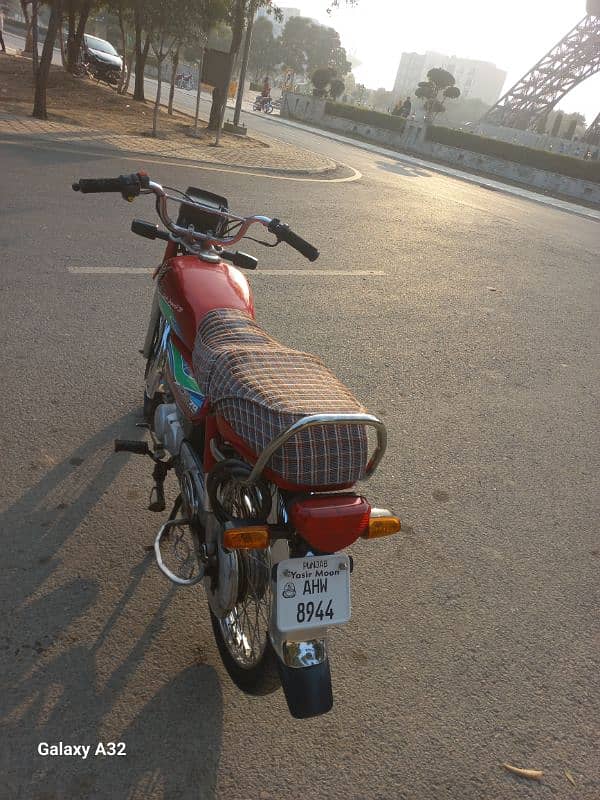 Honda 70Cc Red Colour Bb Block Bahria Town Lahore 1