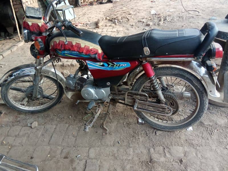 united 70 cc 4