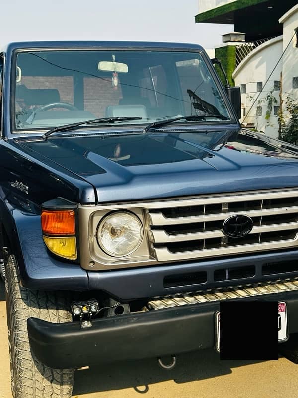 Toyota Land Cruiser 1989 10