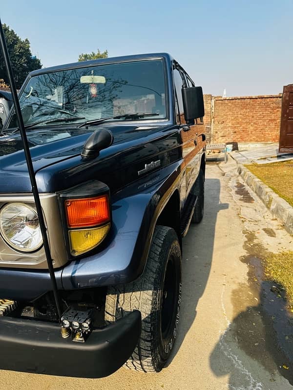 Toyota Land Cruiser 1989 15