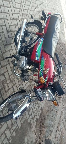 Honda CD70 3