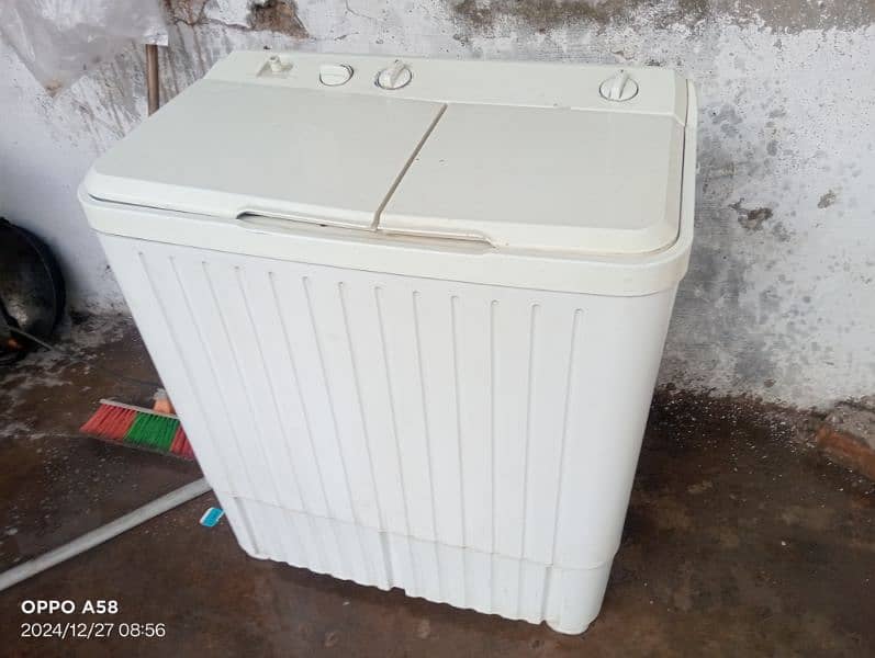 Twin tub washing machine and dryer 0