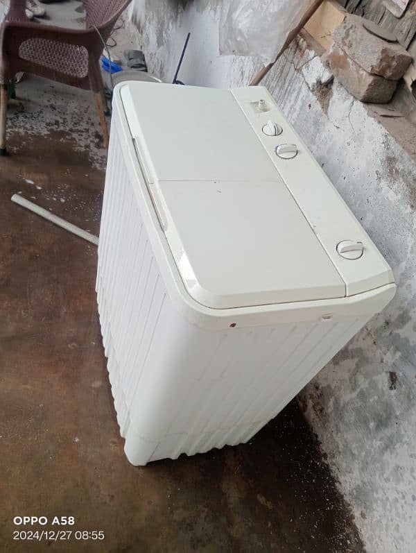 Twin tub washing machine and dryer 1