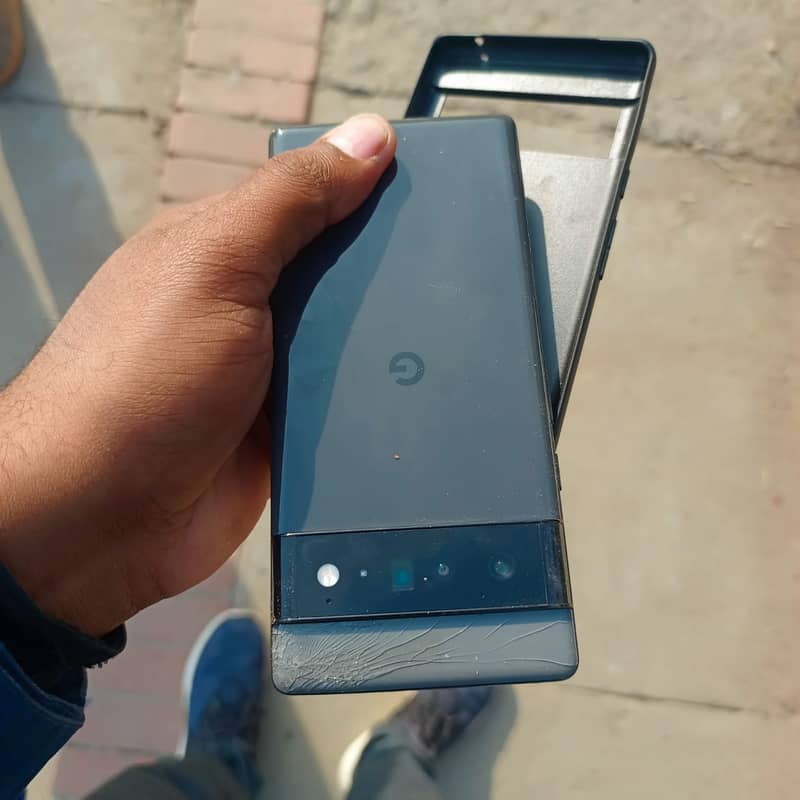 Google pixel 6 pro 10/9 back crack only 4