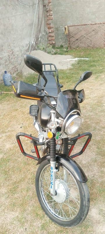 Suzuki gs 150 1