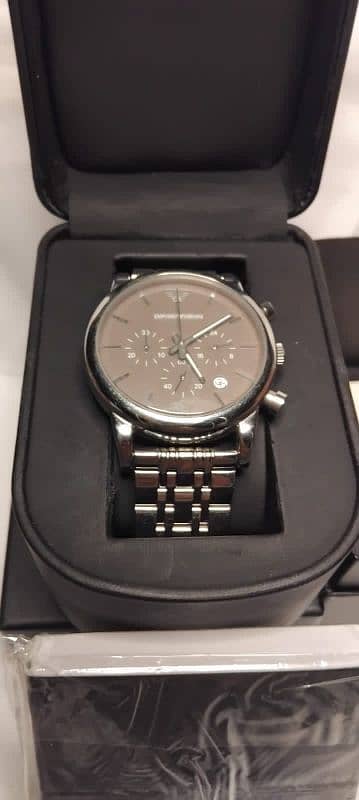 Original Emporio Armani in 100% working condition 4