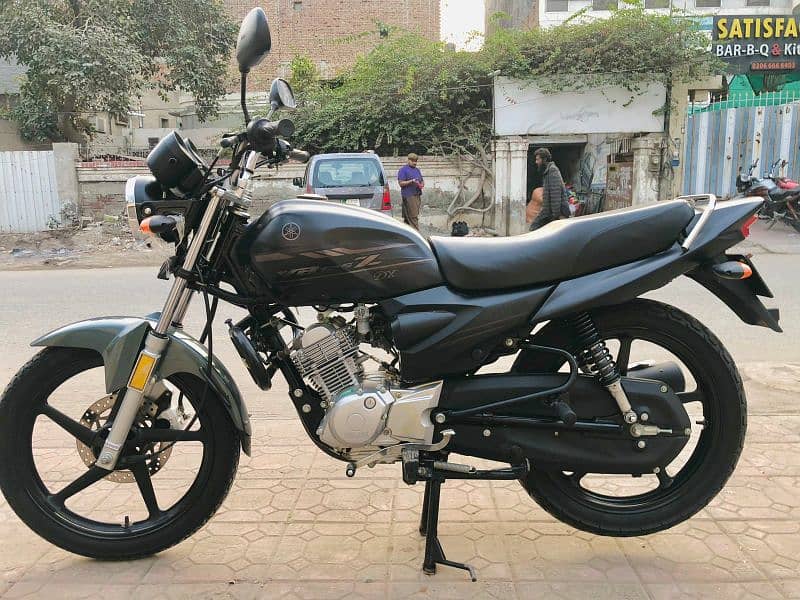 YAMAHA YB125Z-DX 2