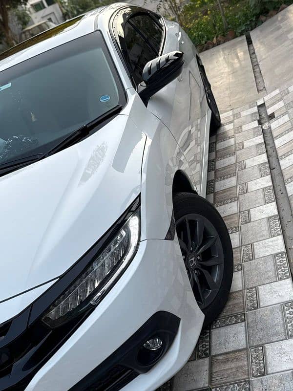 Honda Civic Oriel 1.8 i-VTEC CVT 2021 2