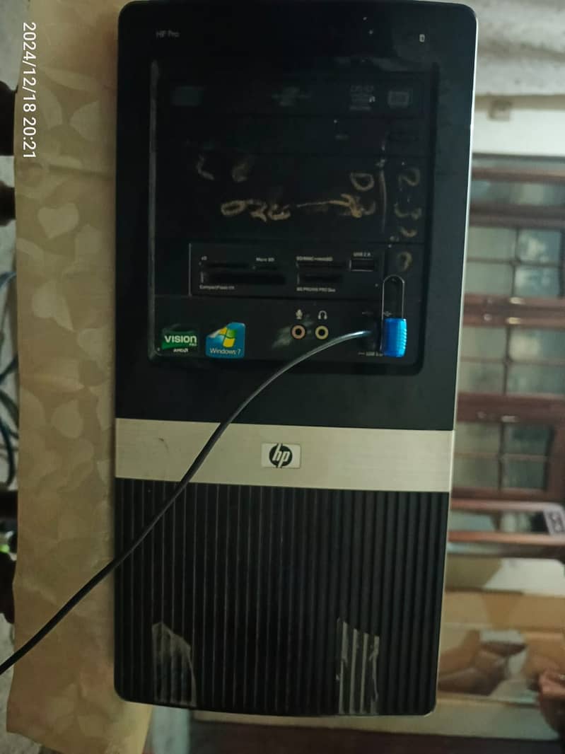 HP Pro 3135 Microtower PC 1