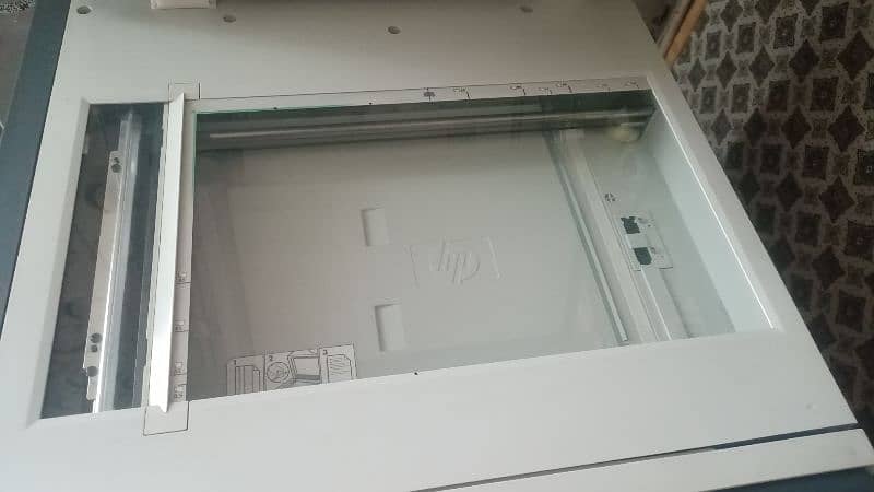 HP M4555 MFP 4