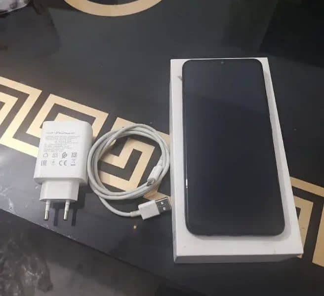 vivo y55 with box and charger 10 by 10 condition no open no repair 1