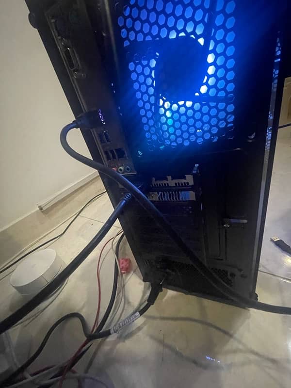 Gaming pc barely used 1