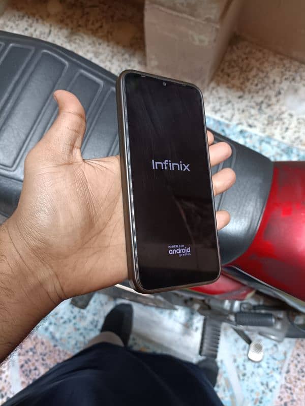 Infinix hot 8 5000Mh battry cameras best cell for use 03299935442 6