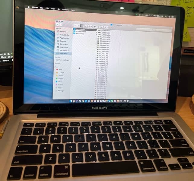 MAC BOOK PRO, (13”, early 2011) 1